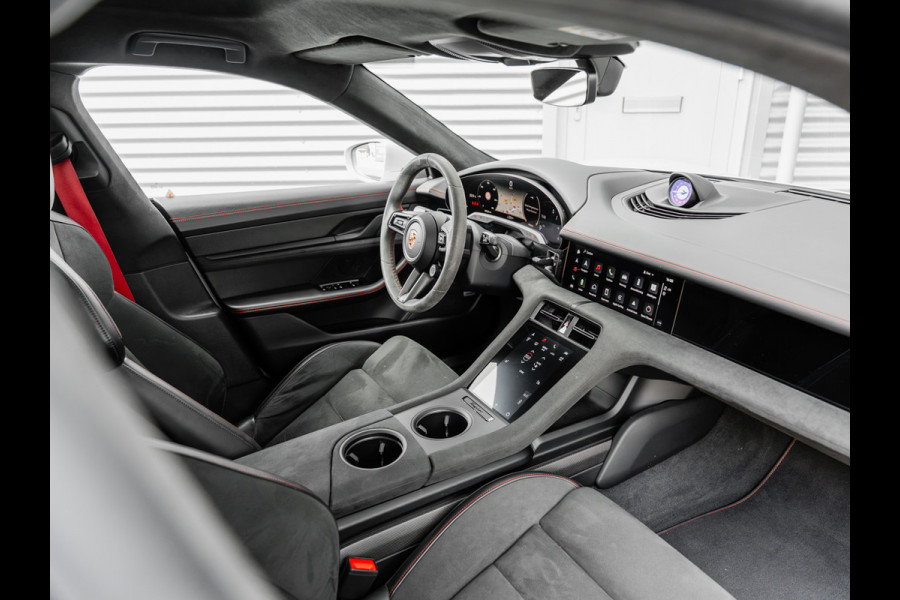 Porsche Taycan Sport Turismo GTS | PANORAMA | SPORT CHRONO | ALCANTARA | BTW
