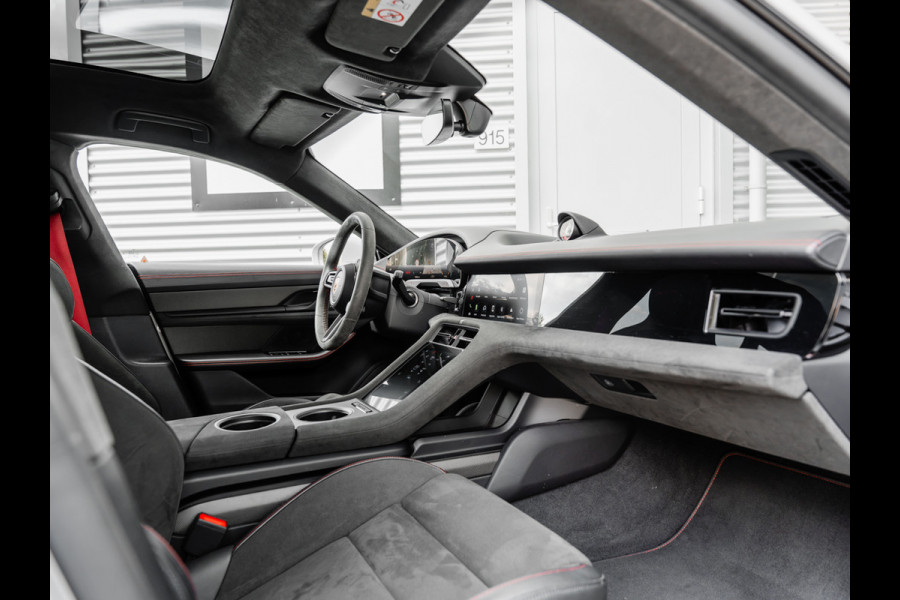 Porsche Taycan Sport Turismo GTS | PANORAMA | SPORT CHRONO | ALCANTARA | BTW