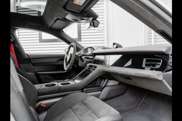 Porsche Taycan Sport Turismo GTS | PANORAMA | SPORT CHRONO | ALCANTARA | BTW