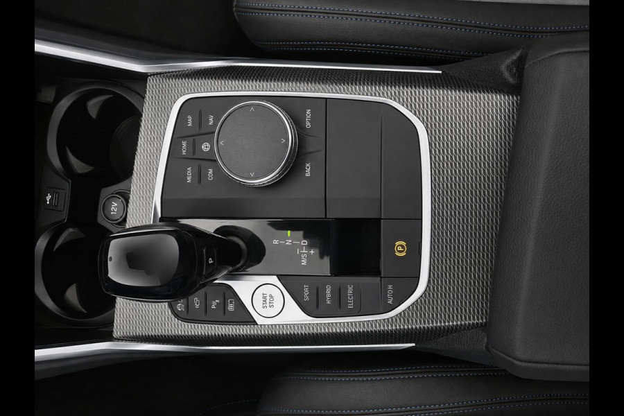 BMW 3 Serie Touring 330e High Executive M-Sport SoH 87% Surround View Camera Adaptieve Cruise Control M Sportremsysteem Parkeersensoren Stuur + stoel verwarming Navigatie Led Keyless Apple Carplay/ Android Auto