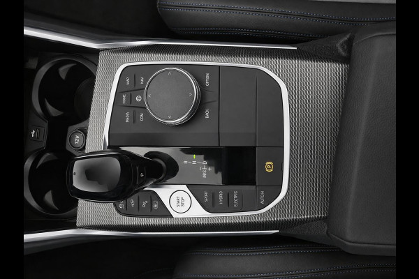 BMW 3 Serie Touring 330e High Executive M-Sport SoH 87% Surround View Camera Adaptieve Cruise Control M Sportremsysteem Parkeersensoren Stuur + stoel verwarming Navigatie Led Keyless Apple Carplay/ Android Auto