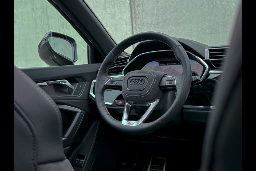 Audi Q3 Sportback 45TFSI e 245pk S-Tronic Competition S Edition S-Line 1éEig Audi Exclusive|Pano|Sonos|Ambiance|Camera|Matrix|RSQ3