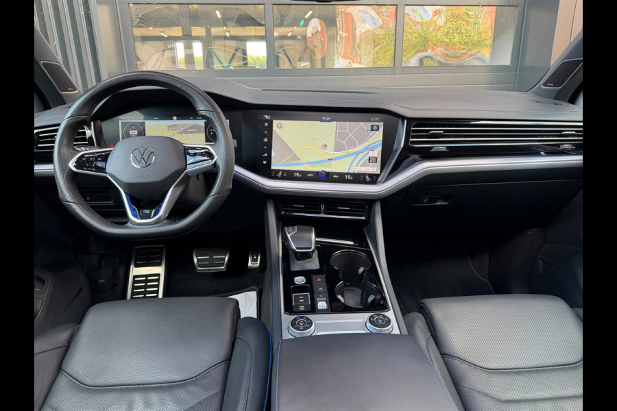 Volkswagen Touareg 3.0 TSi eHybrid 4MOTION R Puglia | LUCHTVERING | PANO | MASSAGE | KOELING | TREKHAAK | 22 INCH | MEMORY | 360