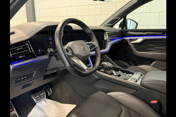 Volkswagen Touareg 3.0 TSi eHybrid 4MOTION R Puglia | LUCHTVERING | PANO | MASSAGE | KOELING | TREKHAAK | 22 INCH | MEMORY | 360