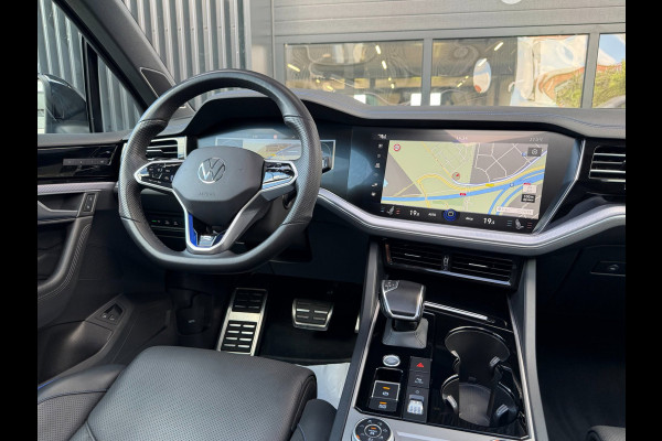 Volkswagen Touareg 3.0 TSi eHybrid 4MOTION R Puglia | LUCHTVERING | PANO | MASSAGE | KOELING | TREKHAAK | 22 INCH | MEMORY | 360