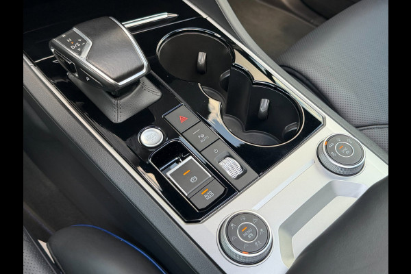 Volkswagen Touareg 3.0 TSi eHybrid 4MOTION R Puglia | LUCHTVERING | PANO | MASSAGE | KOELING | TREKHAAK | 22 INCH | MEMORY | 360