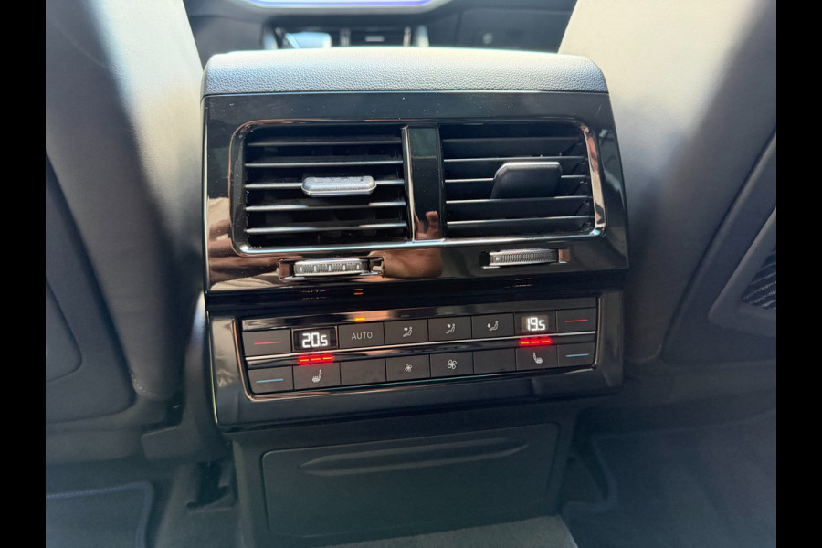 Volkswagen Touareg 3.0 TSi eHybrid 4MOTION R Puglia | LUCHTVERING | PANO | MASSAGE | KOELING | TREKHAAK | 22 INCH | MEMORY | 360
