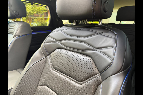 Volkswagen Touareg 3.0 TSi eHybrid 4MOTION R Puglia | LUCHTVERING | PANO | MASSAGE | KOELING | TREKHAAK | 22 INCH | MEMORY | 360