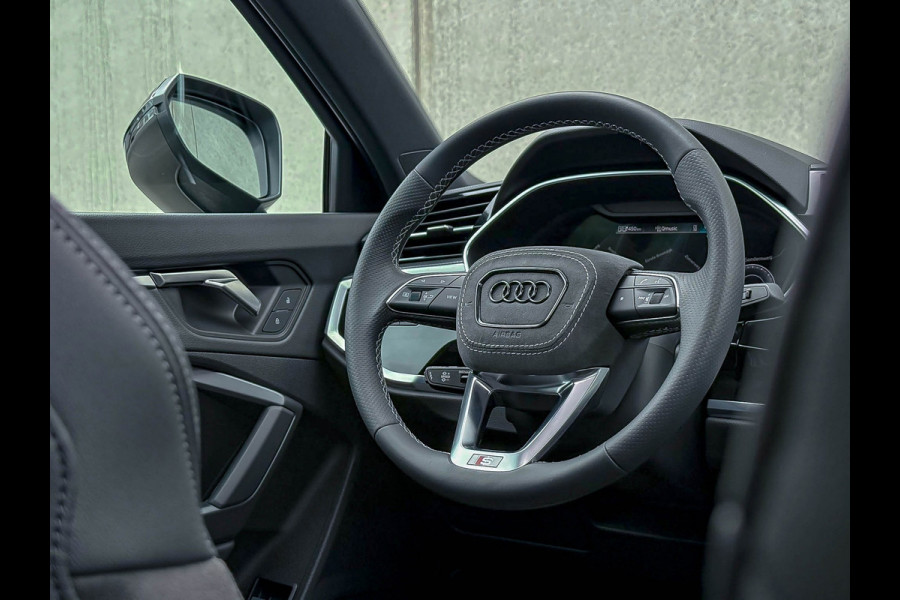 Audi Q3 45TFSI e 245pk S-Tronic Competition S Edition S-Line 1éEig Audi Exclusive|Pano|Ambiance|ACC|Black|Camera|HD Matrix 3D|RSQ3