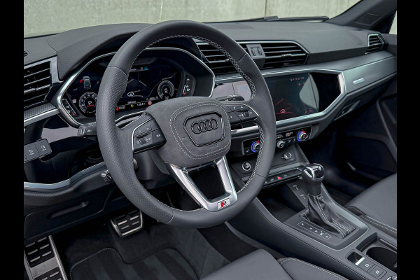 Audi Q3 45TFSI e 245pk S-Tronic Competition S Edition S-Line 1éEig Audi Exclusive|Pano|Ambiance|ACC|Black|Camera|HD Matrix 3D|RSQ3
