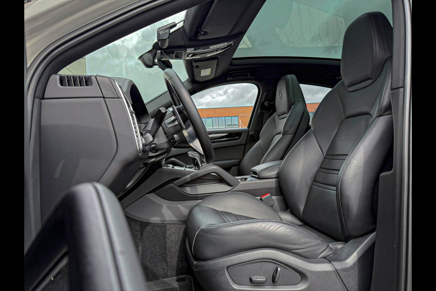 Porsche Cayenne Coupé 3.0 E 462PK V6 SportDesign GTS Krijt/Kreide|Pano|HUD|Luchtv.|4-Wiel besturing|360°|ACC|Kuipstoelen|Bose|22''