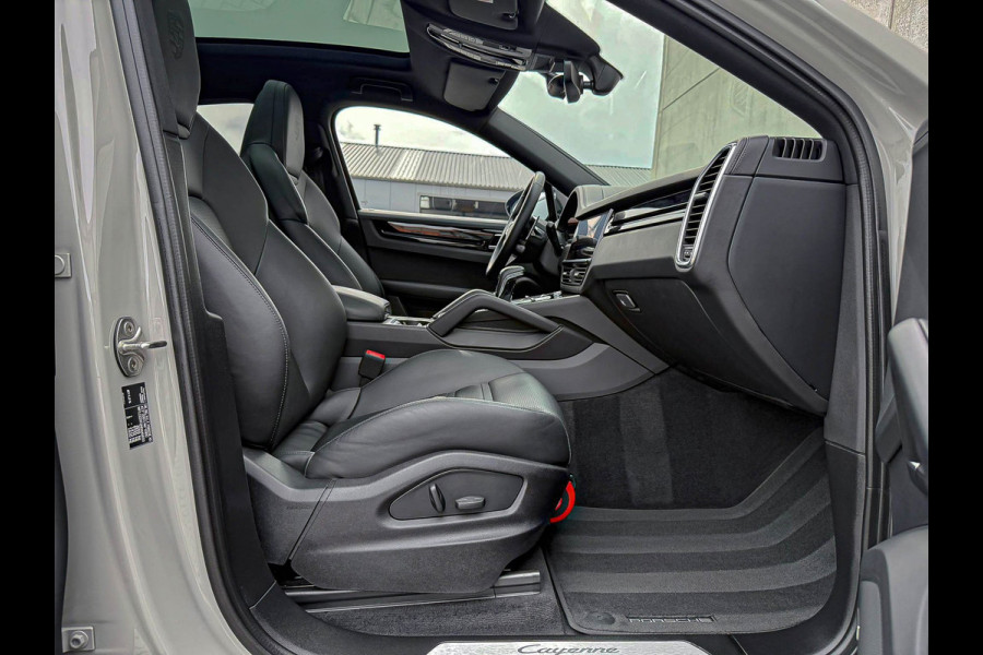 Porsche Cayenne Coupé 3.0 E 462PK V6 SportDesign GTS Krijt/Kreide|Pano|HUD|Luchtv.|4-Wiel besturing|360°|ACC|Kuipstoelen|Bose|22''