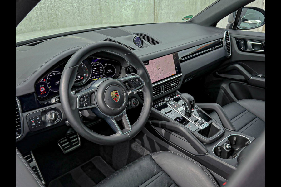 Porsche Cayenne Coupé 3.0 E 462PK V6 SportDesign GTS Krijt/Kreide|Pano|HUD|Luchtv.|4-Wiel besturing|360°|ACC|Kuipstoelen|Bose|22''