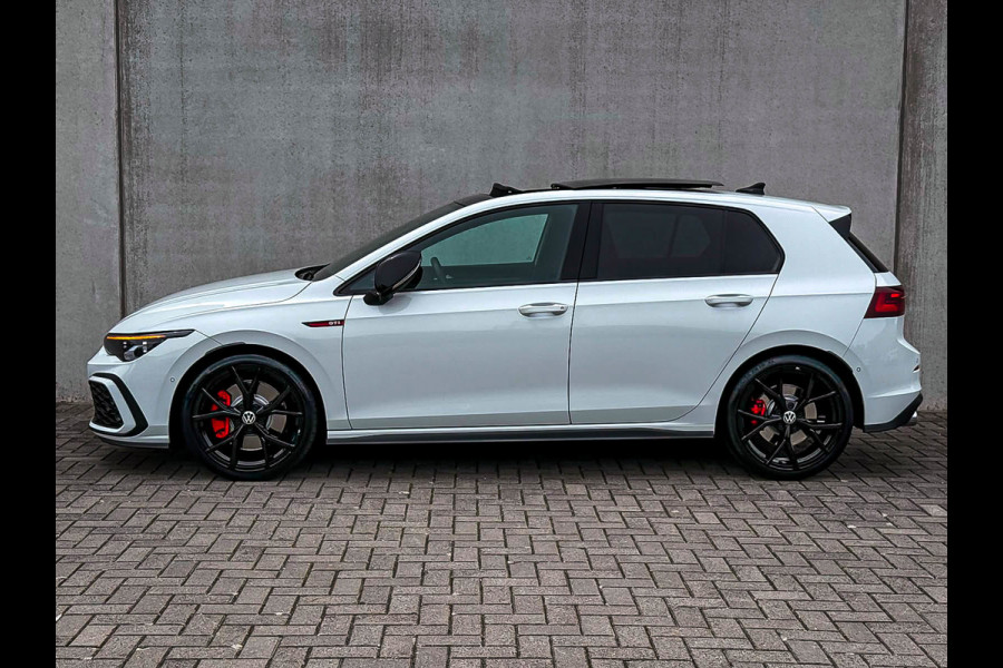 Volkswagen Golf 2.0TSI GTI 245pk DSG! OEM DEALER|Panoramadak|Virtual|IQ LED 3D|GTI Kuipstoelen|Harman Kardon|NAVI|Camera|19Inch R!