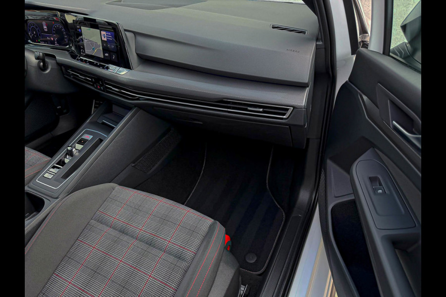 Volkswagen Golf 2.0TSI GTI 245pk DSG! OEM DEALER|Panoramadak|Virtual|IQ LED 3D|GTI Kuipstoelen|Harman Kardon|NAVI|Camera|19Inch R!