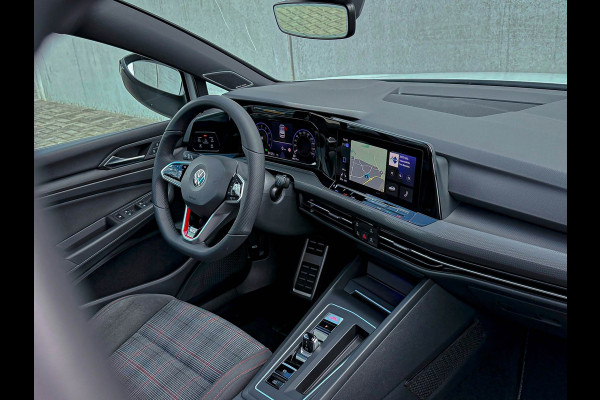 Volkswagen Golf 2.0TSI GTI 245pk DSG! OEM DEALER|Panoramadak|Virtual|IQ LED 3D|GTI Kuipstoelen|Harman Kardon|NAVI|Camera|19Inch R!
