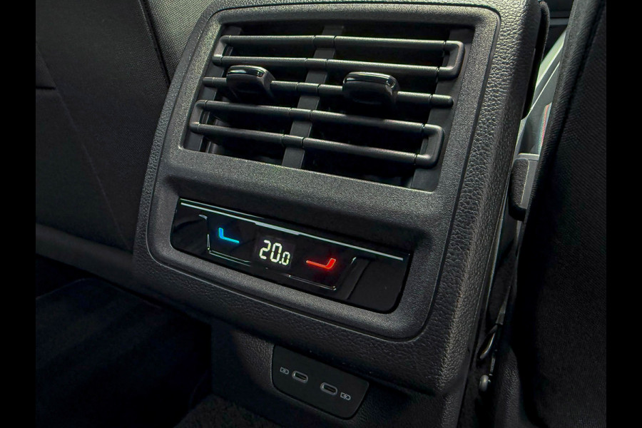 Volkswagen Golf 2.0TSI GTI 245pk DSG! OEM DEALER|Panoramadak|Virtual|IQ LED 3D|GTI Kuipstoelen|Harman Kardon|NAVI|Camera|19Inch R!