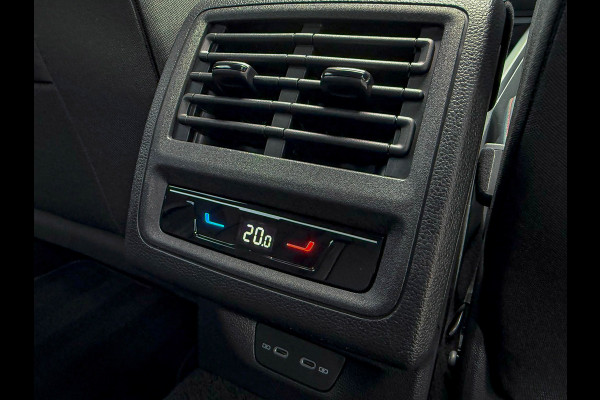Volkswagen Golf 2.0TSI GTI 245pk DSG! OEM DEALER|Panoramadak|Virtual|IQ LED 3D|GTI Kuipstoelen|Harman Kardon|NAVI|Camera|19Inch R!