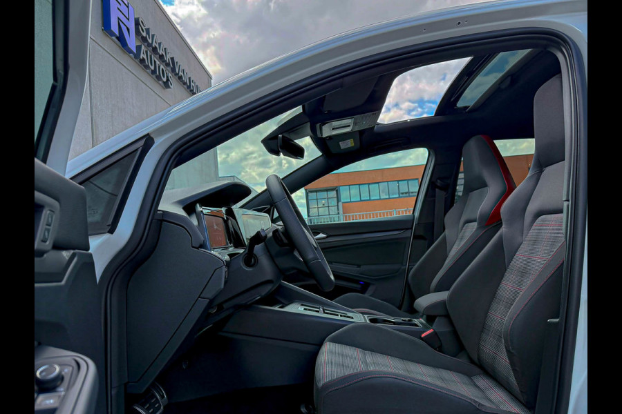 Volkswagen Golf 2.0TSI GTI 245pk DSG! OEM DEALER|Panoramadak|Virtual|IQ LED 3D|GTI Kuipstoelen|Harman Kardon|NAVI|Camera|19Inch R!