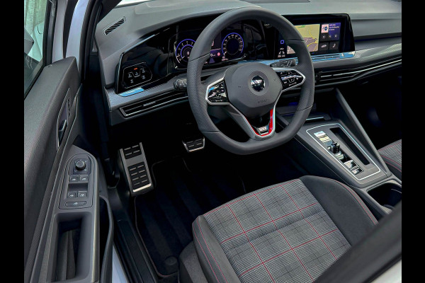 Volkswagen Golf 2.0TSI GTI 245pk DSG! OEM DEALER|Panoramadak|Virtual|IQ LED 3D|GTI Kuipstoelen|Harman Kardon|NAVI|Camera|19Inch R!