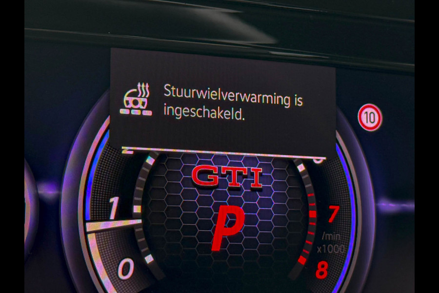 Volkswagen Golf 2.0TSI GTI 245pk DSG! OEM DEALER|Panoramadak|Virtual|IQ LED 3D|GTI Kuipstoelen|Harman Kardon|NAVI|Camera|19Inch R!