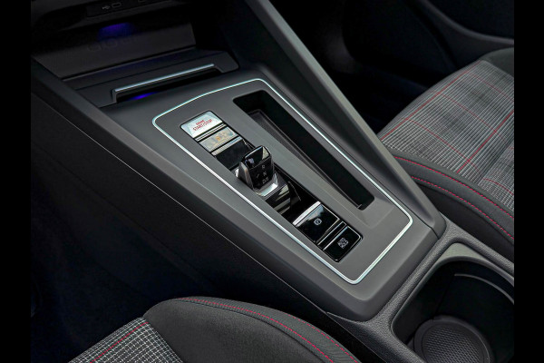 Volkswagen Golf 2.0TSI GTI 245pk DSG! OEM DEALER|Panoramadak|Virtual|IQ LED 3D|GTI Kuipstoelen|Harman Kardon|NAVI|Camera|19Inch R!