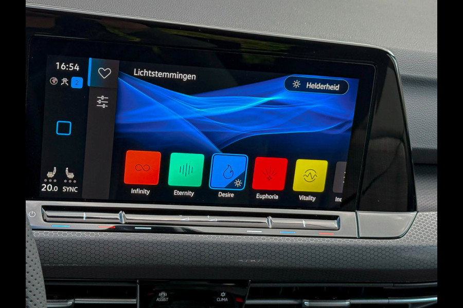 Volkswagen Golf 2.0TSI GTI 245pk DSG! OEM DEALER|Panoramadak|Virtual|IQ LED 3D|GTI Kuipstoelen|Harman Kardon|NAVI|Camera|19Inch R!