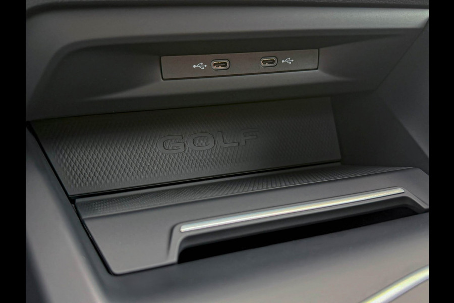 Volkswagen Golf 2.0TSI GTI 245pk DSG! OEM DEALER|Panoramadak|Virtual|IQ LED 3D|GTI Kuipstoelen|Harman Kardon|NAVI|Camera|19Inch R!
