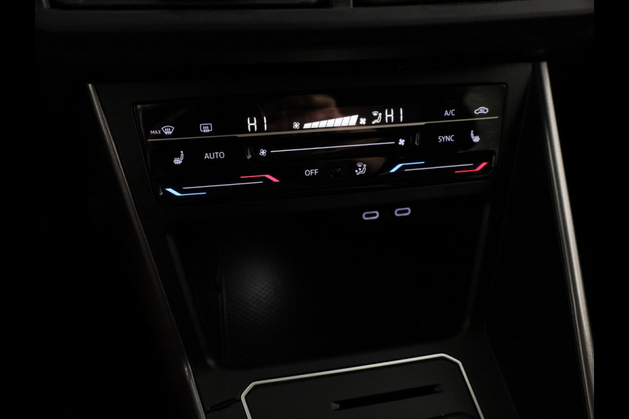 Volkswagen Taigo 1.0 TSI Style 110 pk Automaat (DSG) | Navigatie | Panoramadak | Parkeersensoren (Park assist) | Achteruitrijcamera | Matrix LED |