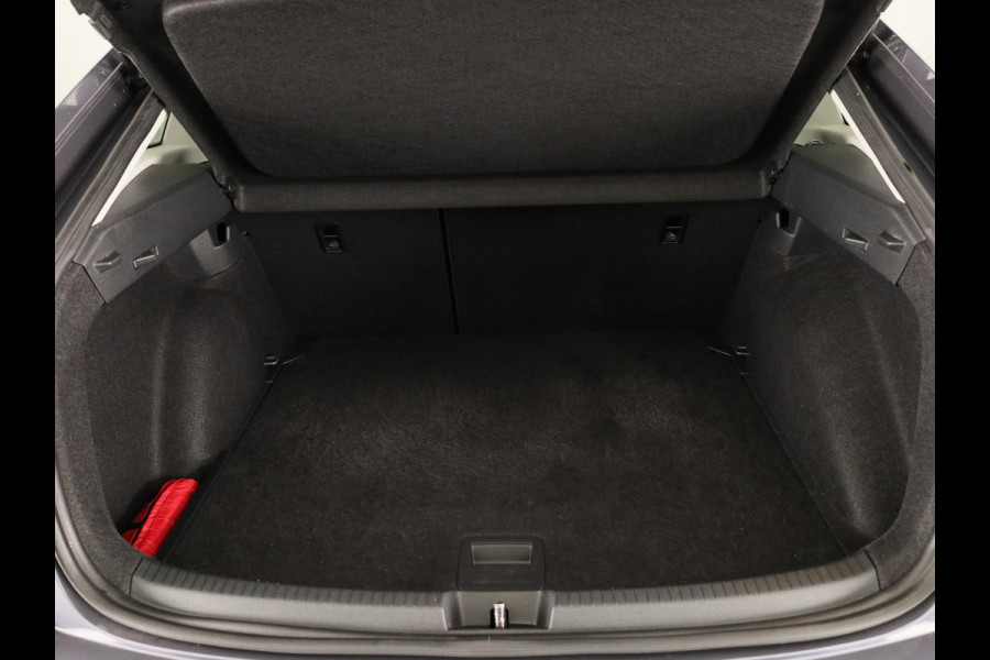 Volkswagen Taigo 1.0 TSI Style 110 pk Automaat (DSG) | Navigatie | Panoramadak | Parkeersensoren (Park assist) | Achteruitrijcamera | Matrix LED |
