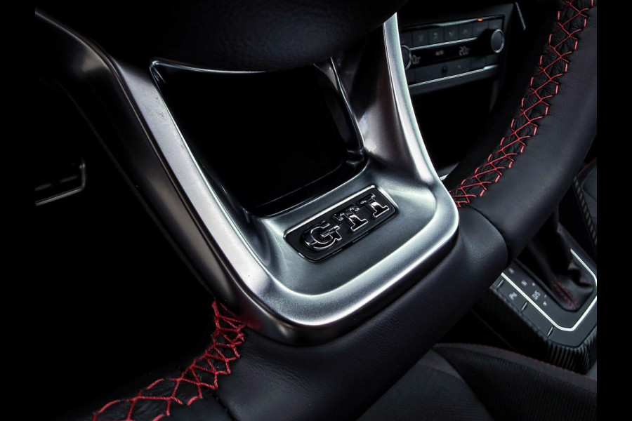 Volkswagen Polo 2.0TSI GTI DSG 200pk 1é Eig|Origineel NL|Panorama dak|LED|Virtual|ACC|GTI Sportstoelen|Keyless|Beats|Carbon|18Inch