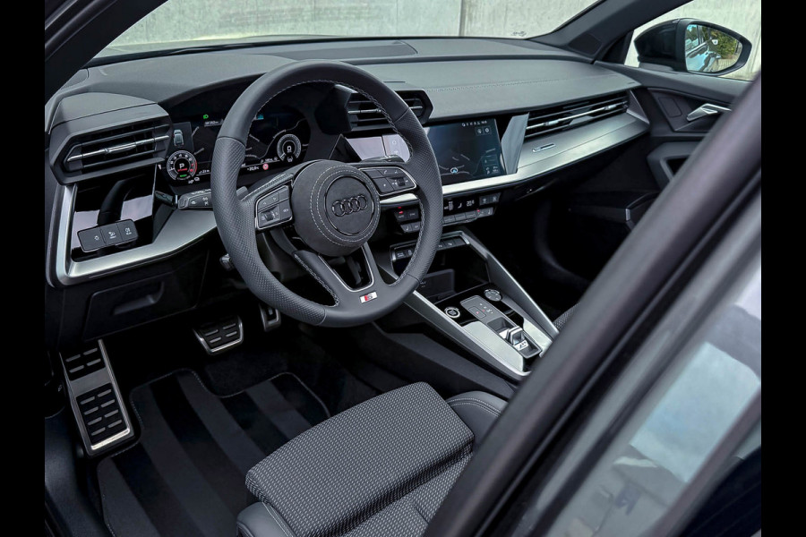 Audi A3 Sportback 40TFSI e 204pk S-Tronic Competition S Edition S-Line Pano|Kuipstoelen+Massage&Memory|Qi|Matrix|ACC|Camera|B&O|S3