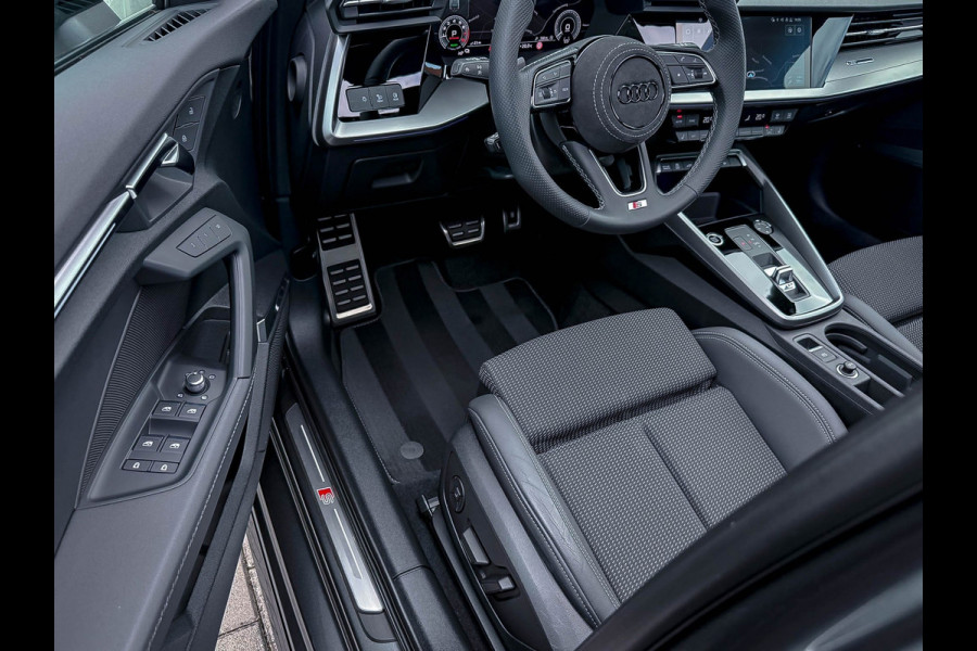 Audi A3 Sportback 40TFSI e 204pk S-Tronic Competition S Edition S-Line Pano|Kuipstoelen+Massage&Memory|Qi|Matrix|ACC|Camera|B&O|S3