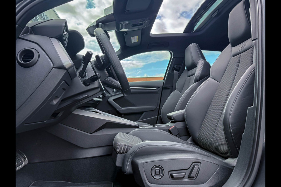 Audi A3 Sportback 40TFSI e 204pk S-Tronic Competition S Edition S-Line Pano|Kuipstoelen+Massage&Memory|Qi|Matrix|ACC|Camera|B&O|S3