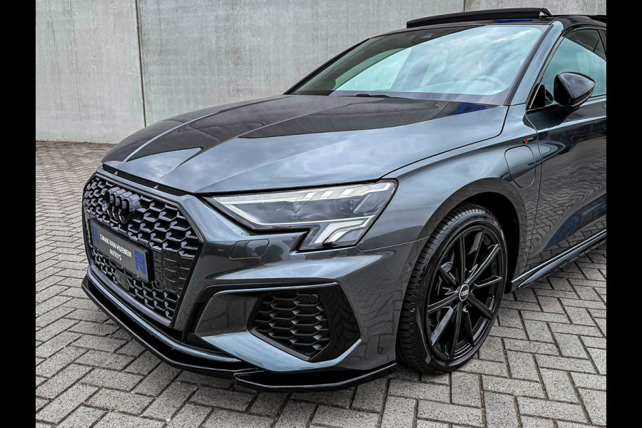 Audi A3 Sportback 40TFSI e 204pk S-Tronic Competition S Edition S-Line Pano|Kuipstoelen+Massage&Memory|Qi|Matrix|ACC|Camera|B&O|S3