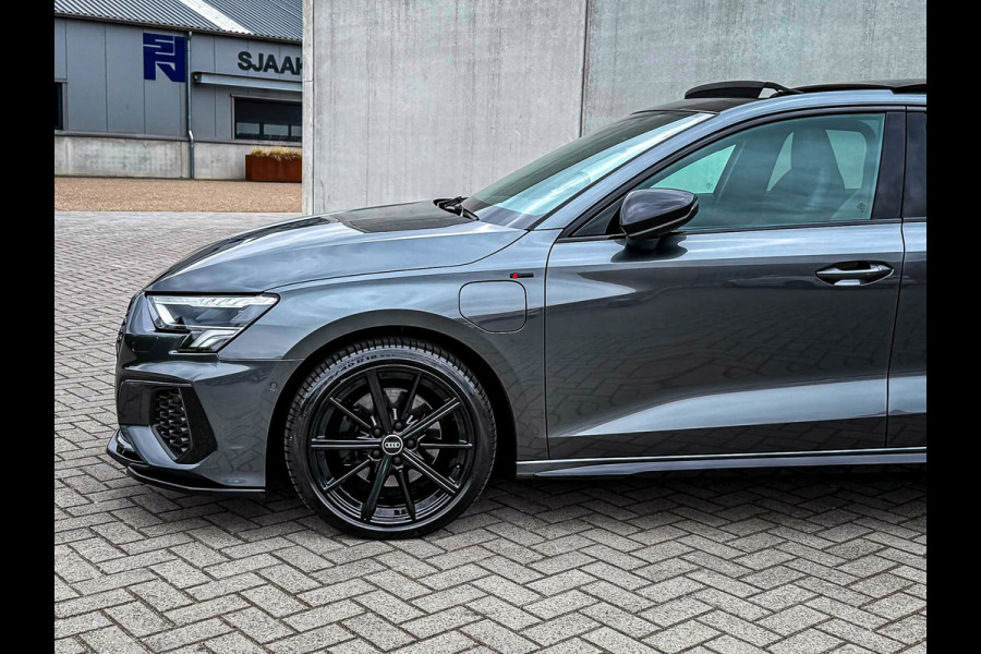 Audi A3 Sportback 40TFSI e 204pk S-Tronic Competition S Edition S-Line Pano|Kuipstoelen+Massage&Memory|Qi|Matrix|ACC|Camera|B&O|S3