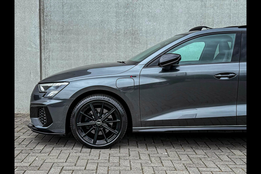 Audi A3 Sportback 40TFSI e 204pk S-Tronic Competition S Edition S-Line Pano|Kuipstoelen+Massage&Memory|Qi|Matrix|ACC|Camera|B&O|S3