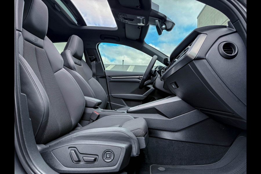 Audi A3 Sportback 40TFSI e 204pk S-Tronic Competition S Edition S-Line Pano|Kuipstoelen+Massage&Memory|Qi|Matrix|ACC|Camera|B&O|S3