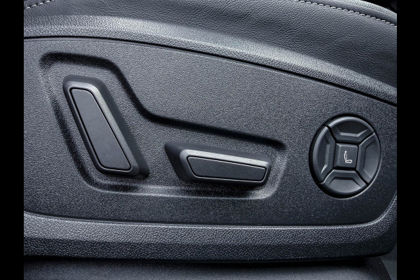 Audi A3 Sportback 40TFSI e 204pk S-Tronic Competition S Edition S-Line Pano|Kuipstoelen+Massage&Memory|Qi|Matrix|ACC|Camera|B&O|S3