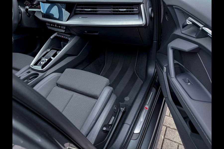 Audi A3 Sportback 40TFSI e 204pk S-Tronic Competition S Edition S-Line Pano|Kuipstoelen+Massage&Memory|Qi|Matrix|ACC|Camera|B&O|S3