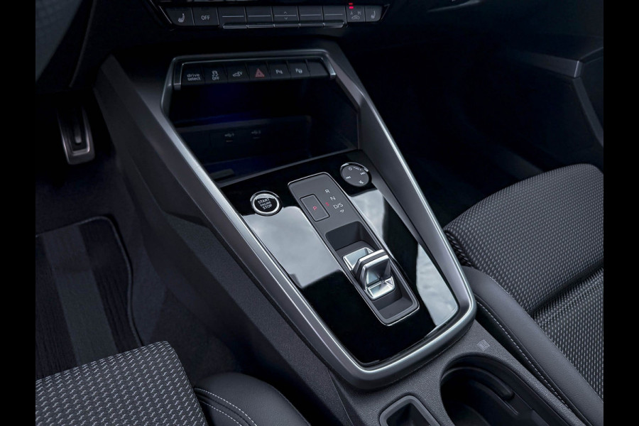 Audi A3 Sportback 40TFSI e 204pk S-Tronic Competition S Edition S-Line Pano|Kuipstoelen+Massage&Memory|Qi|Matrix|ACC|Camera|B&O|S3