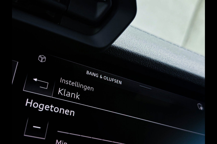 Audi A3 Sportback 40TFSI e 204pk S-Tronic Competition S Edition S-Line Pano|Kuipstoelen+Massage&Memory|Qi|Matrix|ACC|Camera|B&O|S3