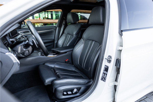 BMW 5 Serie Touring 530i xDrive Business Edition Plus - Origineel NL | M Sport | Panorama | Memory | Stuurverwarming