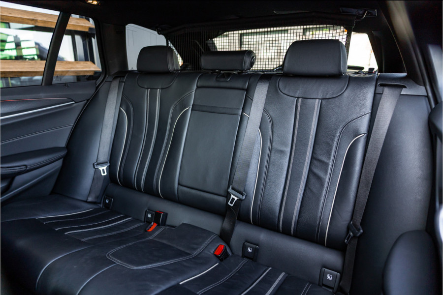 BMW 5 Serie Touring 530i xDrive Business Edition Plus - Origineel NL | M Sport | Panorama | Memory | Stuurverwarming