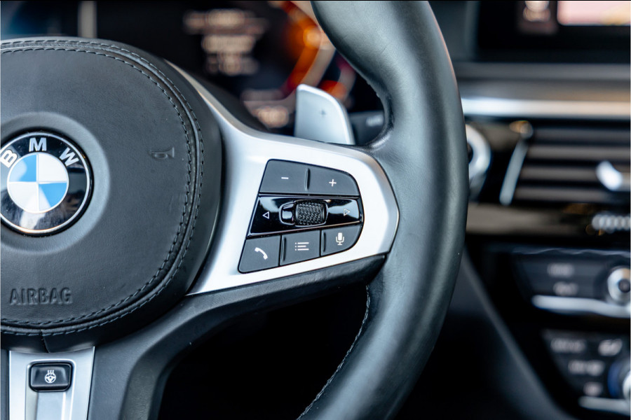 BMW 5 Serie Touring 530i xDrive Business Edition Plus - Origineel NL | M Sport | Panorama | Memory | Stuurverwarming