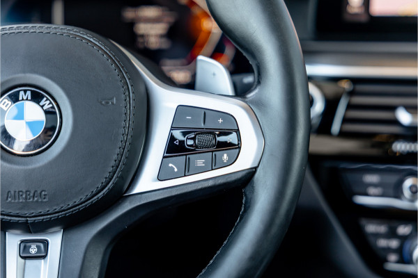 BMW 5 Serie Touring 530i xDrive Business Edition Plus - Origineel NL | M Sport | Panorama | Memory | Stuurverwarming