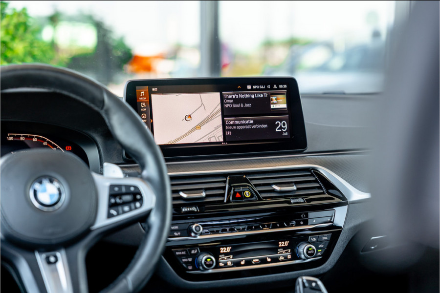 BMW 5 Serie Touring 530i xDrive Business Edition Plus - Origineel NL | M Sport | Panorama | Memory | Stuurverwarming