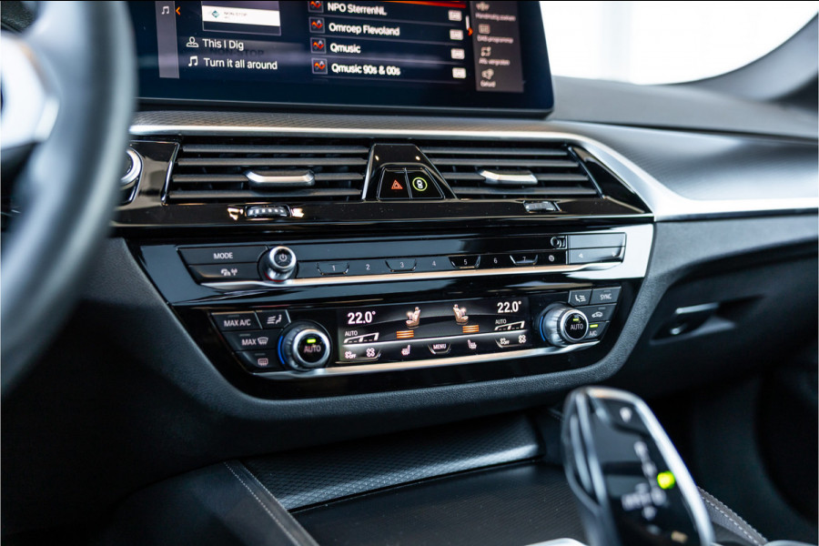 BMW 5 Serie Touring 530i xDrive Business Edition Plus - Origineel NL | M Sport | Panorama | Memory | Stuurverwarming