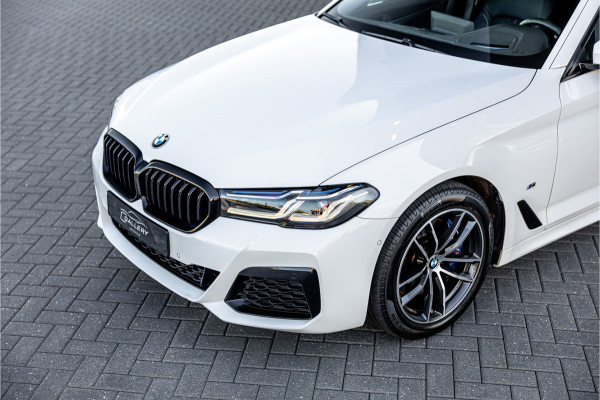 BMW 5 Serie Touring 530i xDrive Business Edition Plus - Origineel NL | M Sport | Panorama | Memory | Stuurverwarming