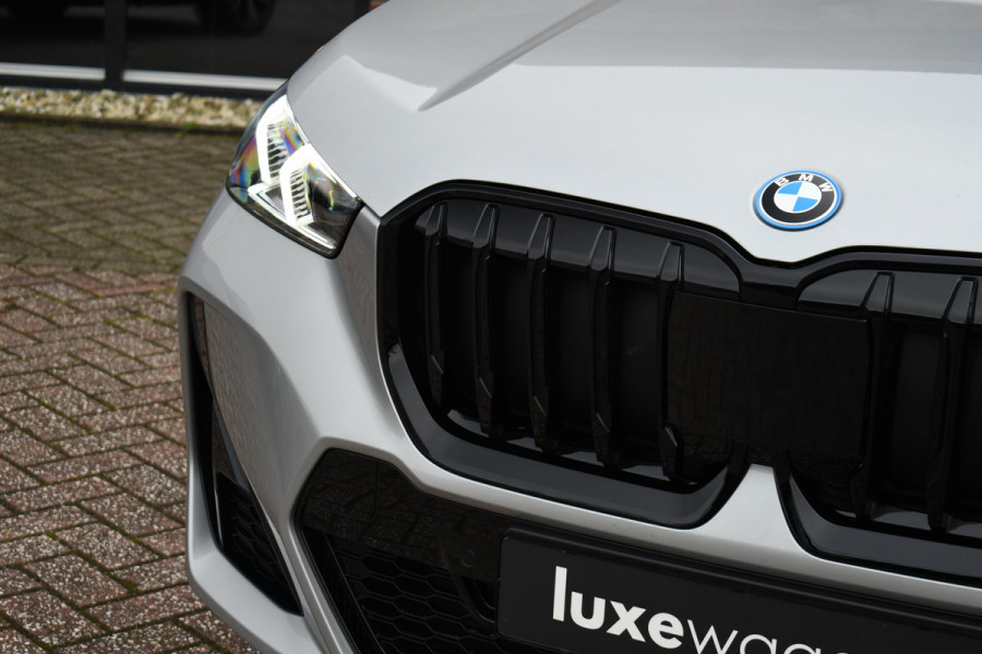 BMW X1 xDrive25e M-Sport ACC HUD E-zetels 360-cam Shadowline